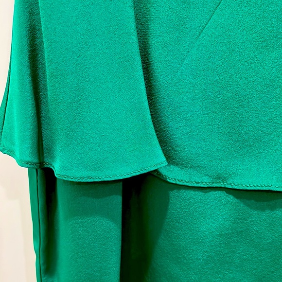 Naven, size 6, emerald green spaghetti strap mini with pendulum around waist. - Picture 2 of 7